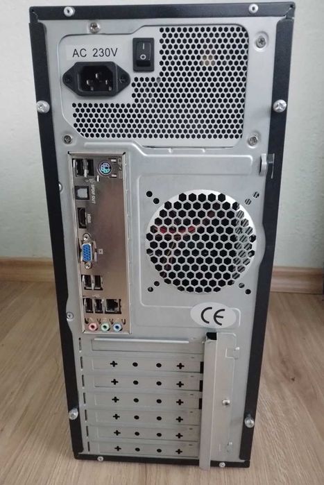 Четириядрен настолен компютър с Intel i5-3470, 12GB DDR3 RAM, 500GB HDD, HDMI