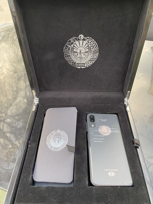 Gerbli mo’jazgina chiroyli telefon
