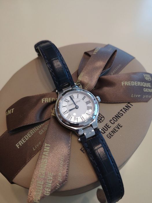 Дамски часовник Frederique Constant Geneva – швейцарски, елегантен