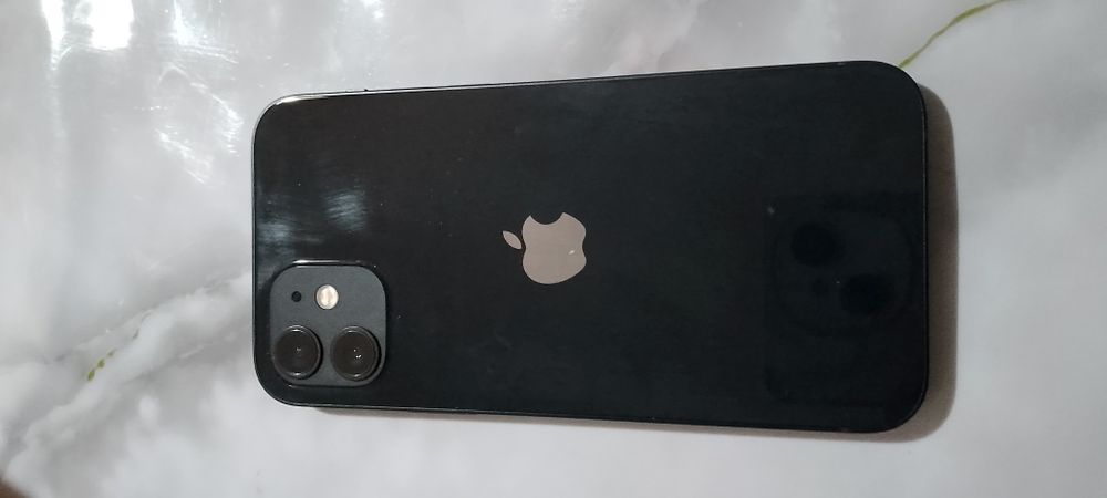 Продам Айфон 12 ги64