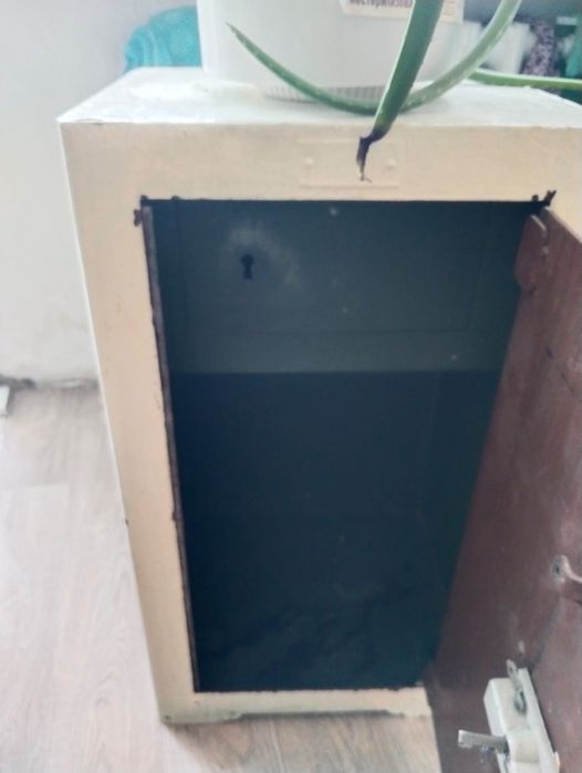 Продам сейф  в хорошем состоянии