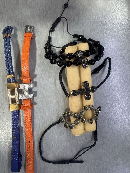 Нови гривни с кристали