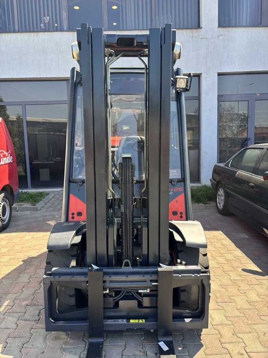 Stivuitor - Motostivuitor Linde H25T-02 TRIPLEX Evo An fabricație: 10/2016