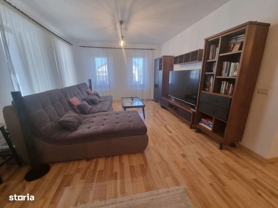 Casă P+E+M zona Moara de vânzare