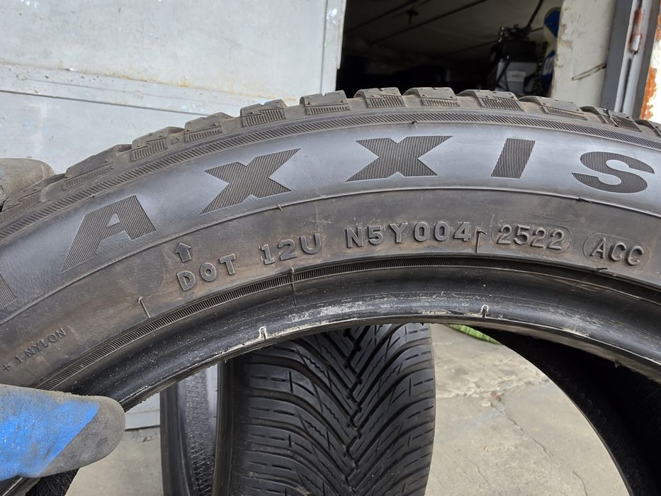 2 бр. всесезонни гуми 225/50/18 Maxxis DOT 2522 5,5 mm