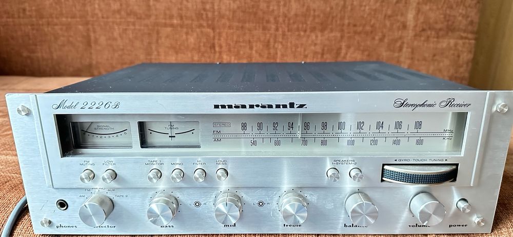 Se vinde marantz 2226