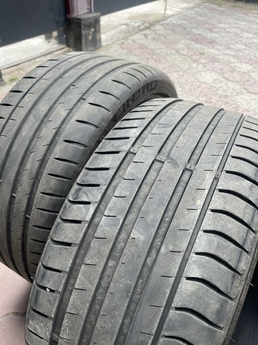 235/35/19 комплект резины