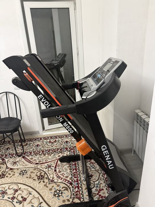 Продам беговую дорожку GENAY