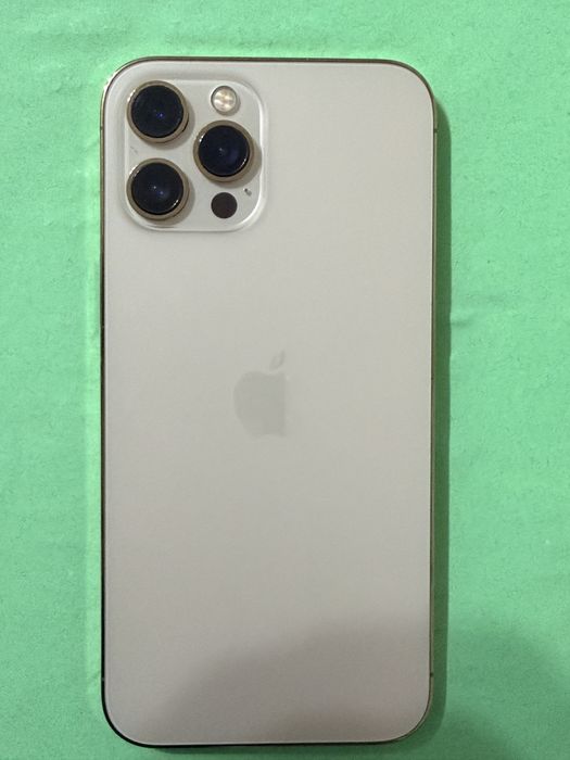 Продам айфон 12 про макс
