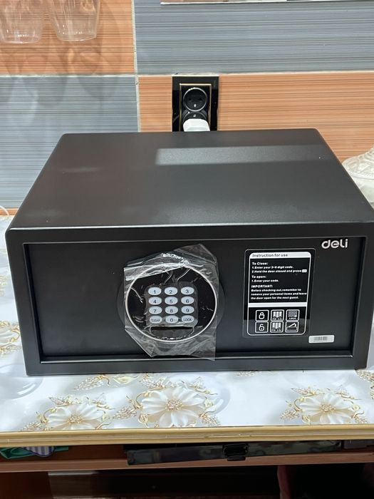 Сейф для офиса новый продам