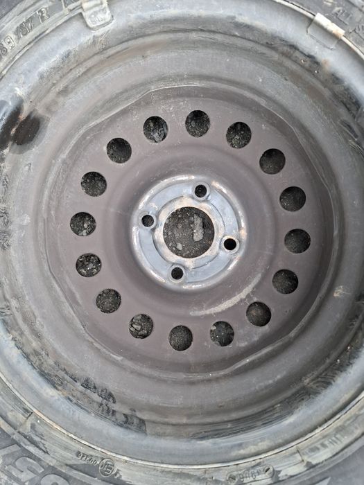 Vand roata R 14 renault cango cu anvelopa 165 70 14 C tigar