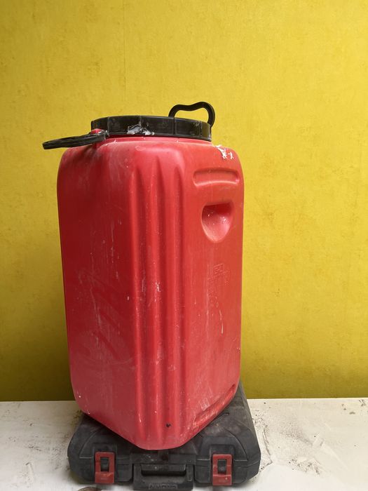 Бочок для жидкостьи