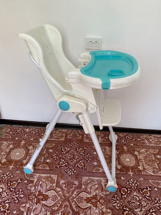 Детский стульчик для кормления