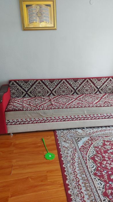 Продам диван длинный