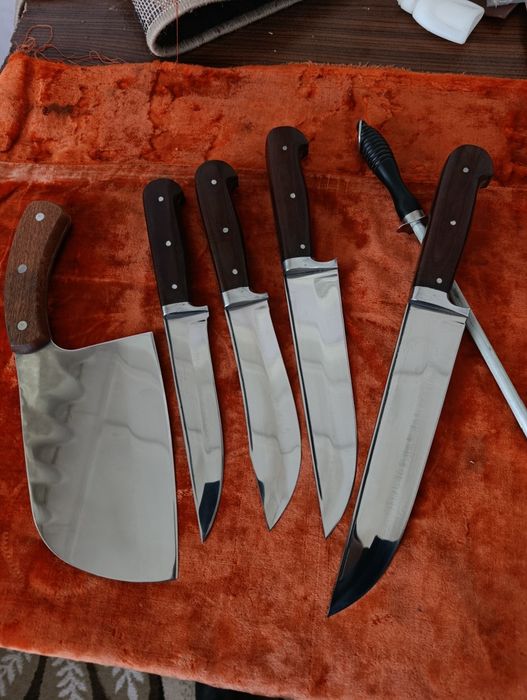 Nabor pichoqlar zanglamas poʻlatdan yasalgan