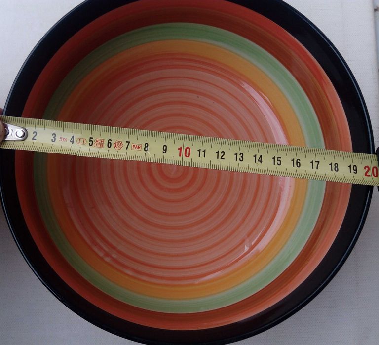 Лот шарени паници - купи подходящи за микровълнова