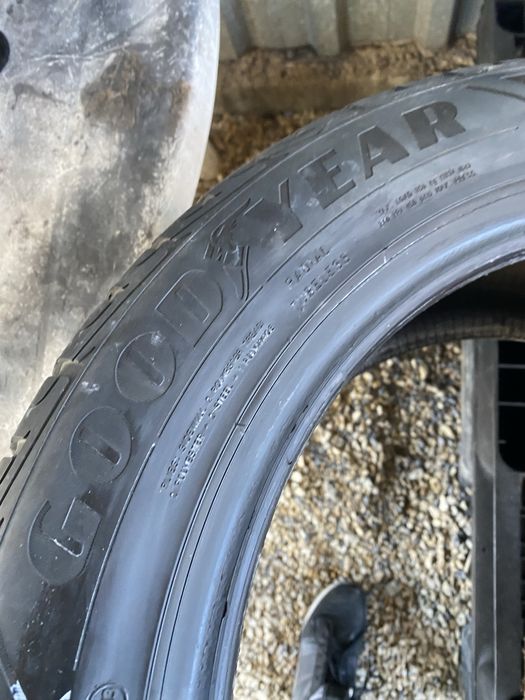 225/55/18 Дънлоп Зимни