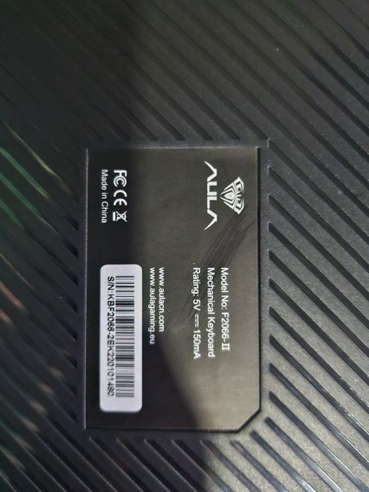 Klaviatura va mishka sotiladi