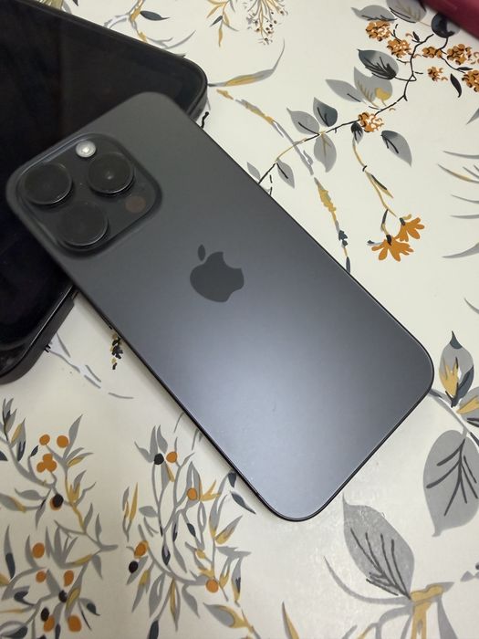 IPhone 15 Pro и IPad