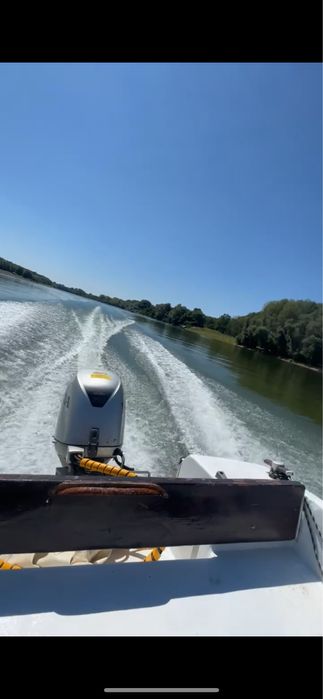 Vând barcă cu motor Honda 50 CP + peridoc