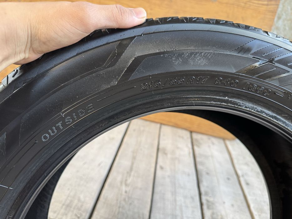 Yokohama iceGUARD IG60 215/55 R17