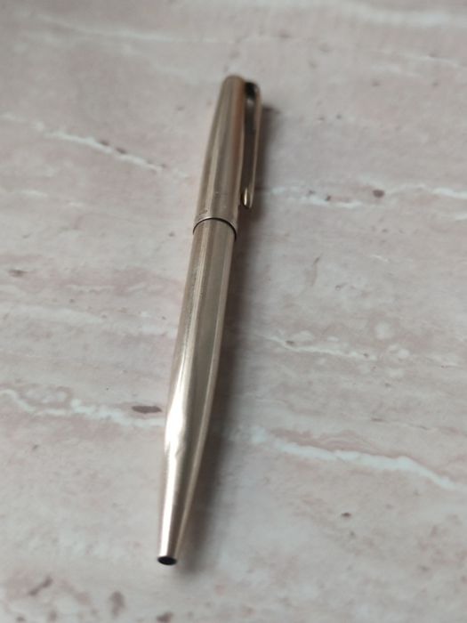 Pix Parker aurit made in England