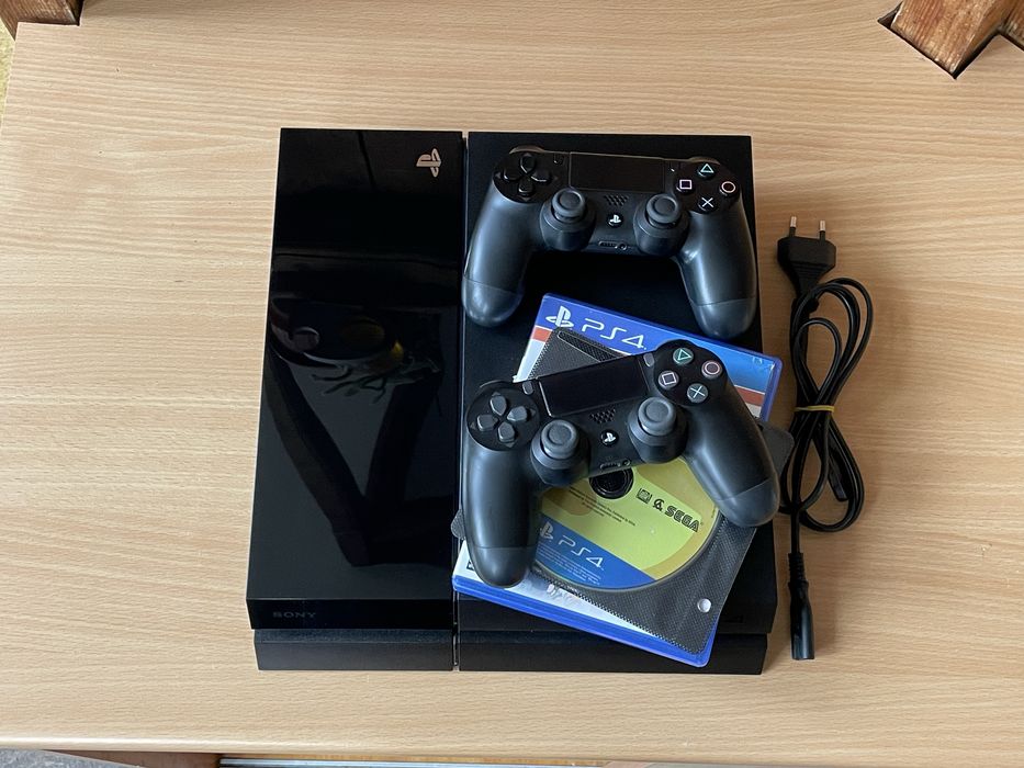 PlayStation 4 foarte rar, american, 1001A series, 1TB, 2 controller