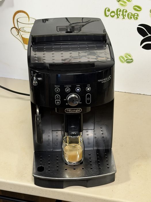 Кафемашина кафе автомат delonghi magnifica S smart с гаранция