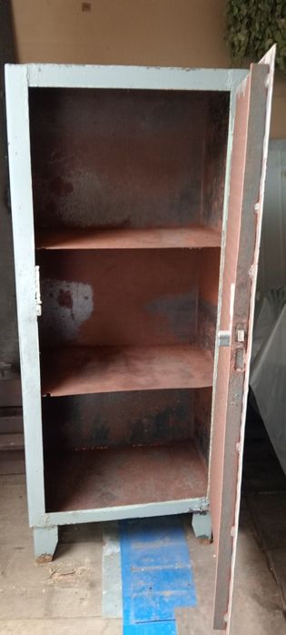 Сейф металлический