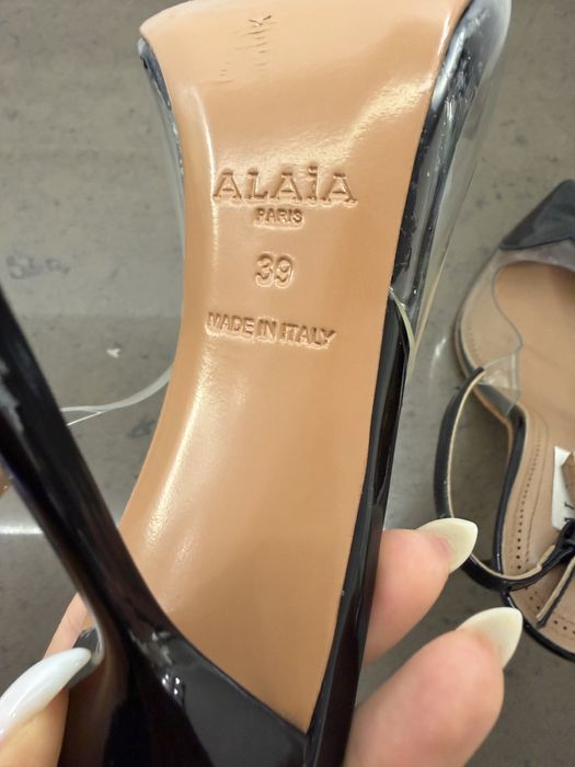 Обувки лак Alaia