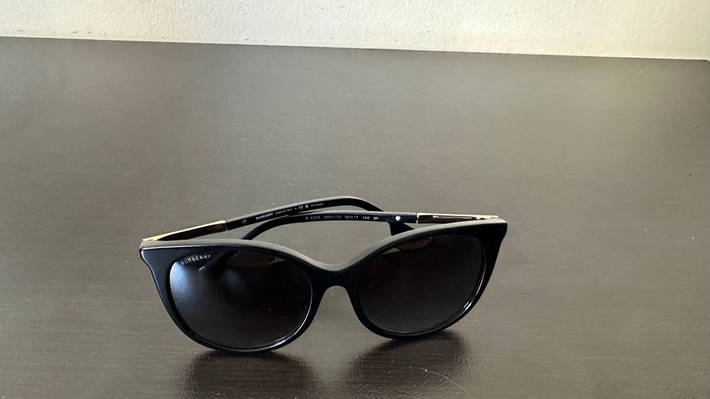 Дамски слънчеви очилв Burberry