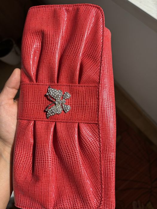 Красная сумочка клач