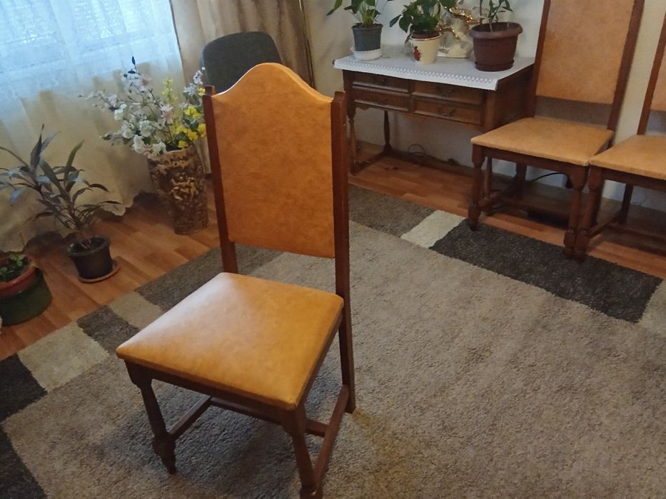 Vînd scaune vintage