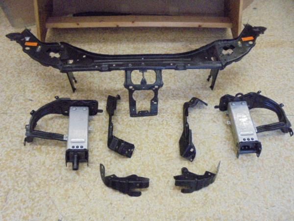 На Мерседес телевизор-суппорт 220/203/210/211/163/168/164/221/638/140/