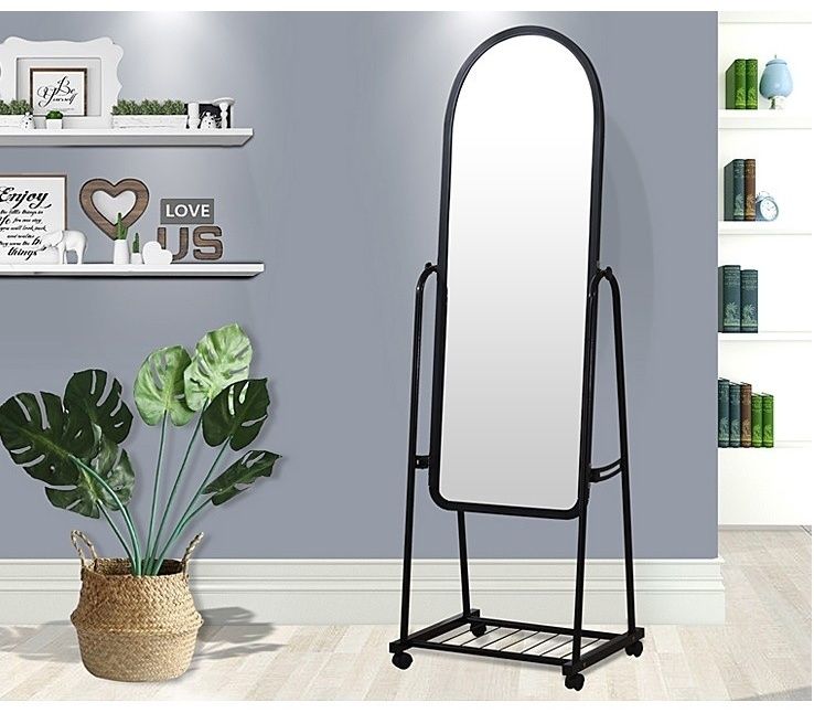 Напольное интерьерное зеркало на колесах в полный рост