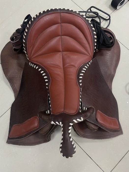 В астане Ертоқым , Седло