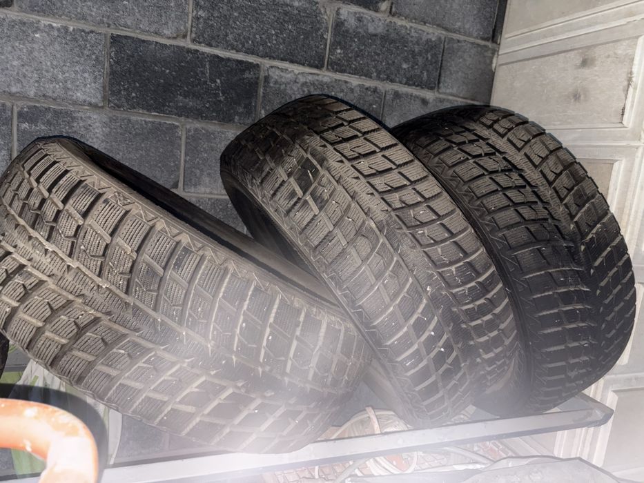Зимние шины 275/50/21