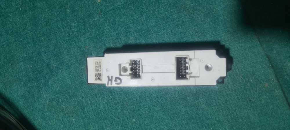 Блок управления на MAZDA 6