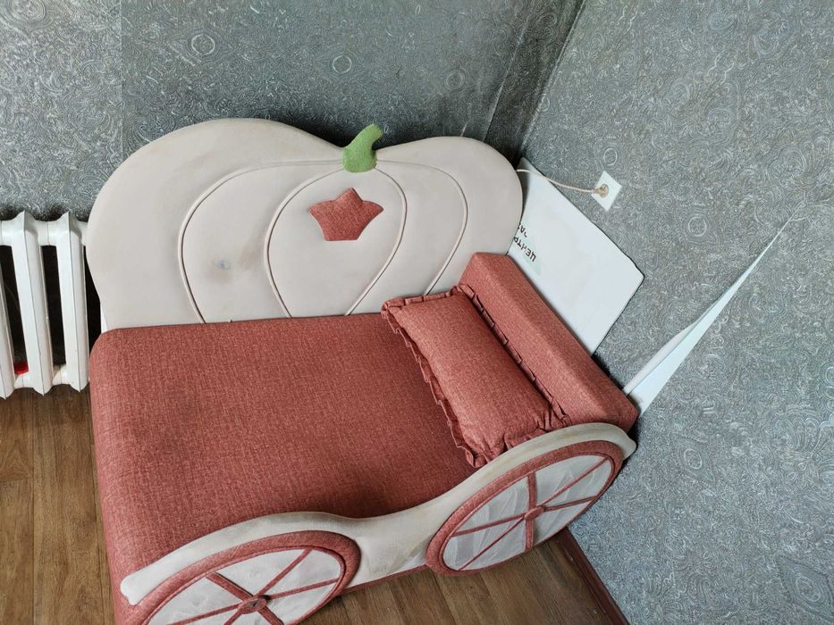 Продам детскую кровать для девочки