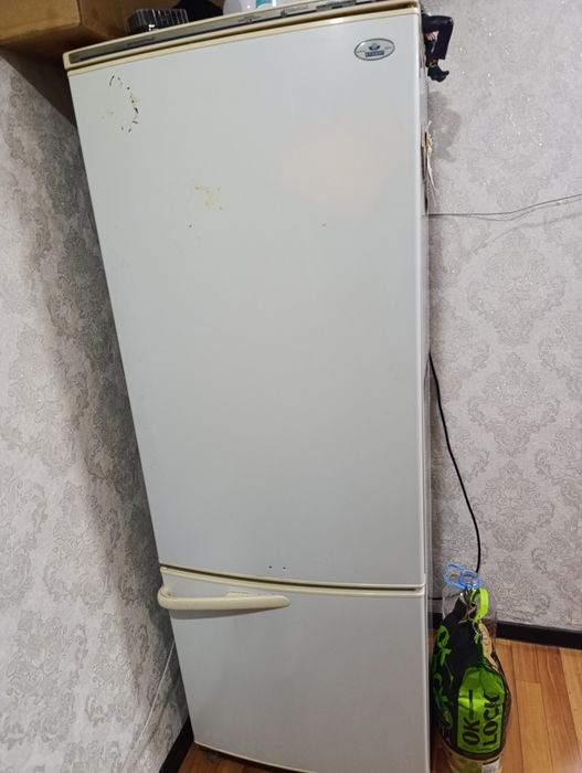 Холодильник б/у.