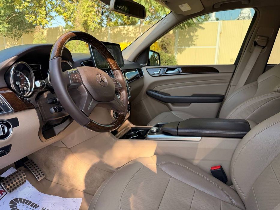 Mercedes-Benz ML 350 (W166)