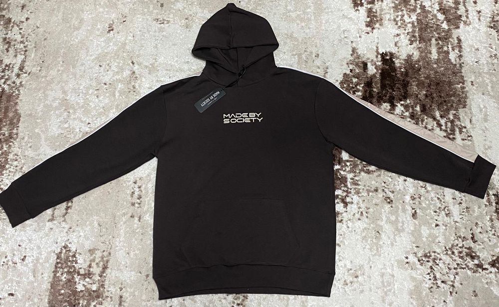 Vând compleu nou de bărbați Made by Society