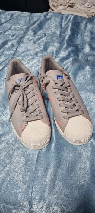 Adidas superstar original 42 size