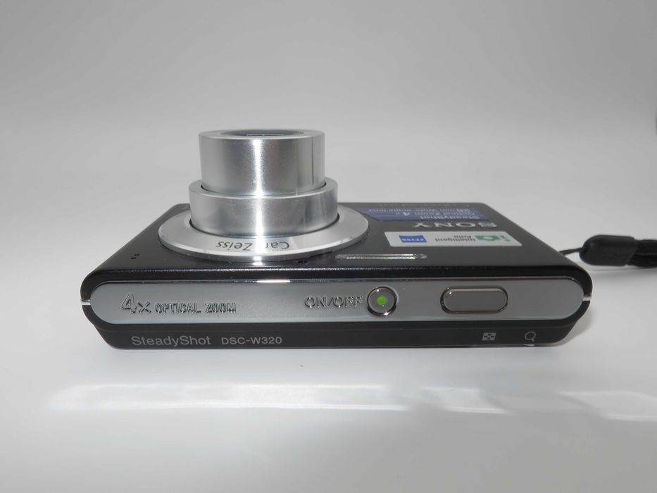 Sony Cyber-shot DSC W320 ултра компактен цифорв фотоапарат черен цвят, супер тънка дигитална камера, отлично състояние, пълен комплект, работи отлично
