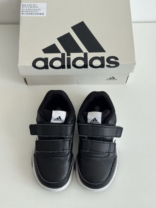 Обувки Адидас 23,5