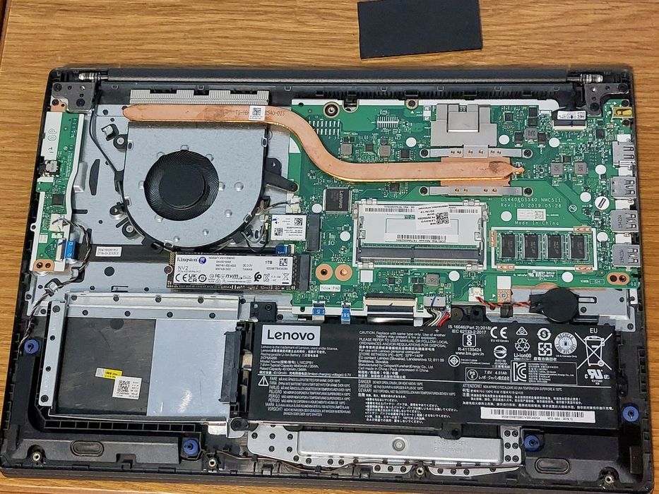 Laptop DEFECT Lenovo IdeaPad s145 Ryzen 3 3200U 2,6Ghz, 4GB DDR4, 1TB SSD, fara incarcator