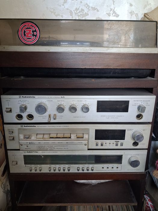 Radiotehnika: Проигрыватель, усилитель, магнитофон-приставка и тюнер