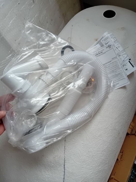 Акрилна вана 130х70 см комплект