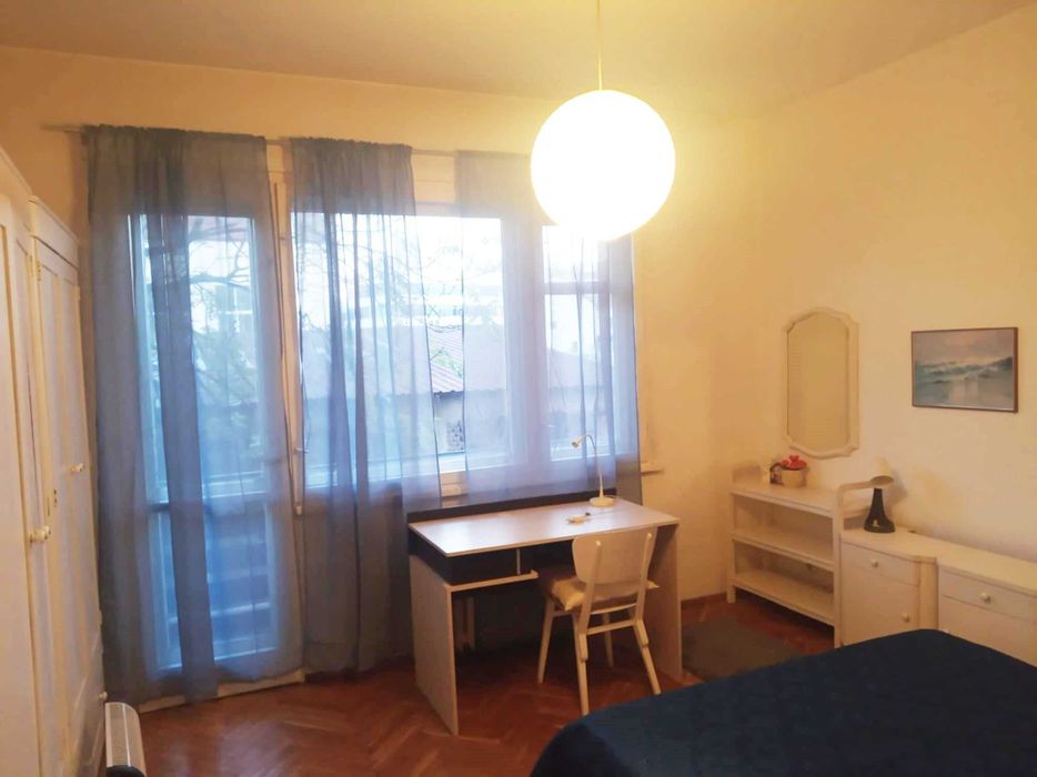 Отдавам под наем тристаен апартамент - съквартиранство