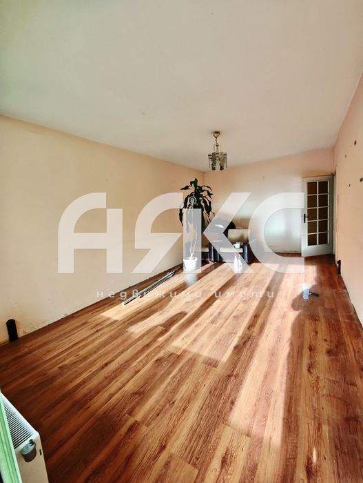 Тристаен апартамент в кв. Дианабад - бърз достъп до МЕТРОСТАНЦИЯ